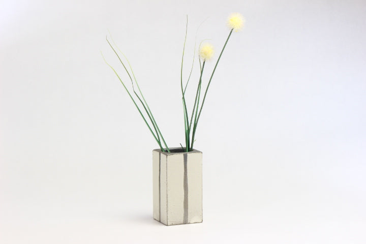 花入 ラインシード / ホワイト / W6×D6×H11.5cm