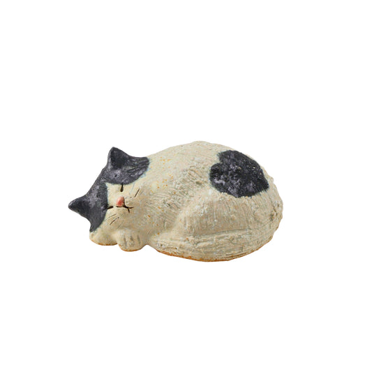 ねんね猫(白黒) / W14×D9.5×H5.5cm