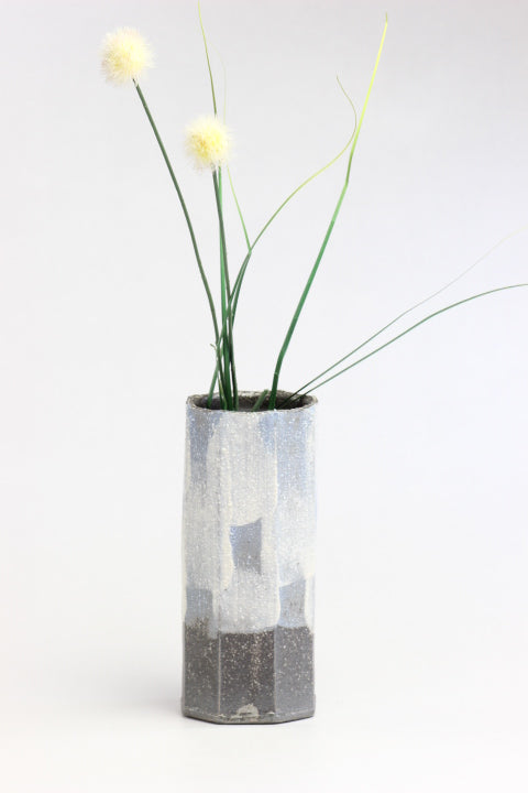 花入　白刷毛目ブルー / Φ8×H18.5cm