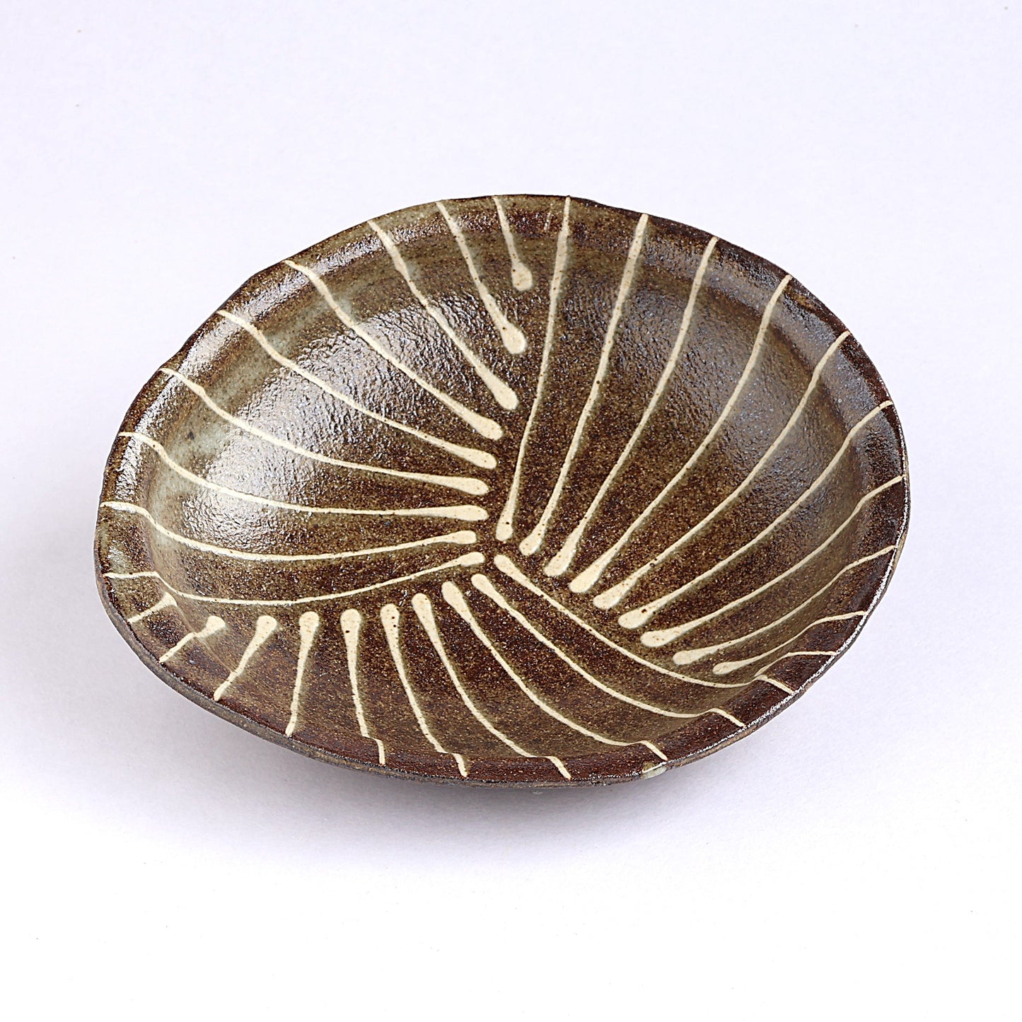 取皿　十草 / W18×D16×H3.5cm